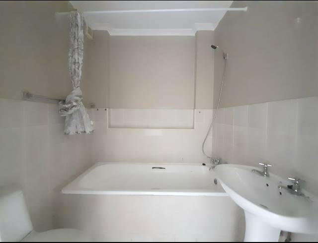 2 BEDROOM APARTMENT FOR SALE IN UITZICHT